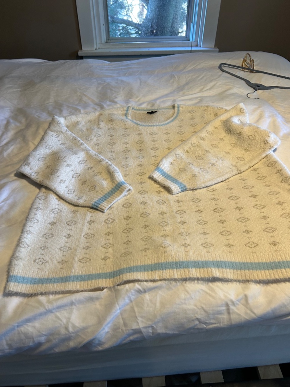Sweater - Picture 2 of 3